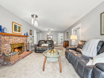 15429 95 Avenue - 4