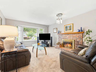 15429 95 Avenue - 3