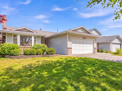 15429 95 Avenue - 2