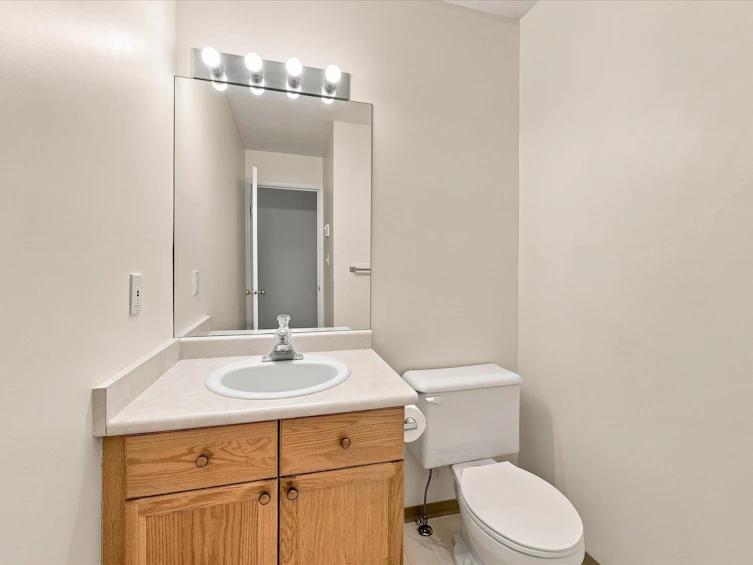 7-40200 Government Road, Squamish, BC, V8B 0G6 - 12