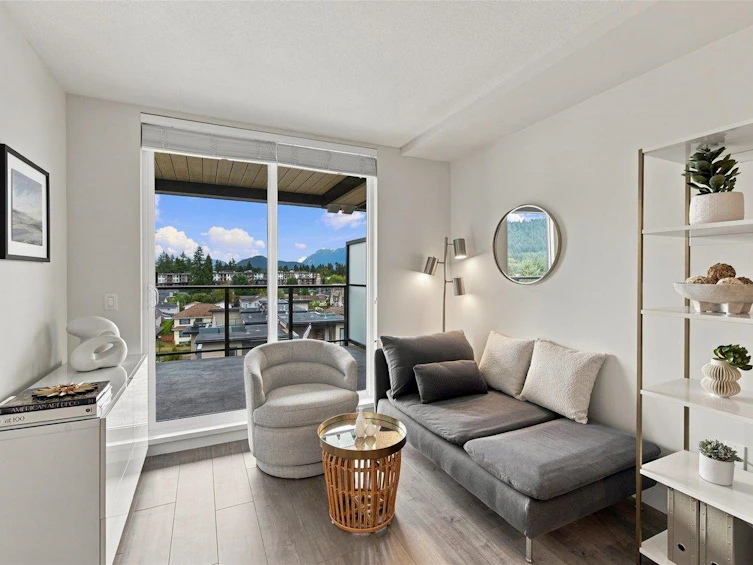 601-707 Como Lake Avenue, Coquitlam, BC, V3J 0J5