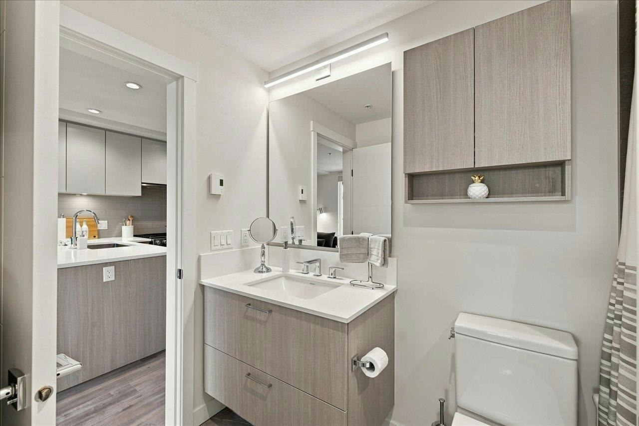 601-707 Como Lake Avenue, Coquitlam, BC, V3J 0J5 - 22