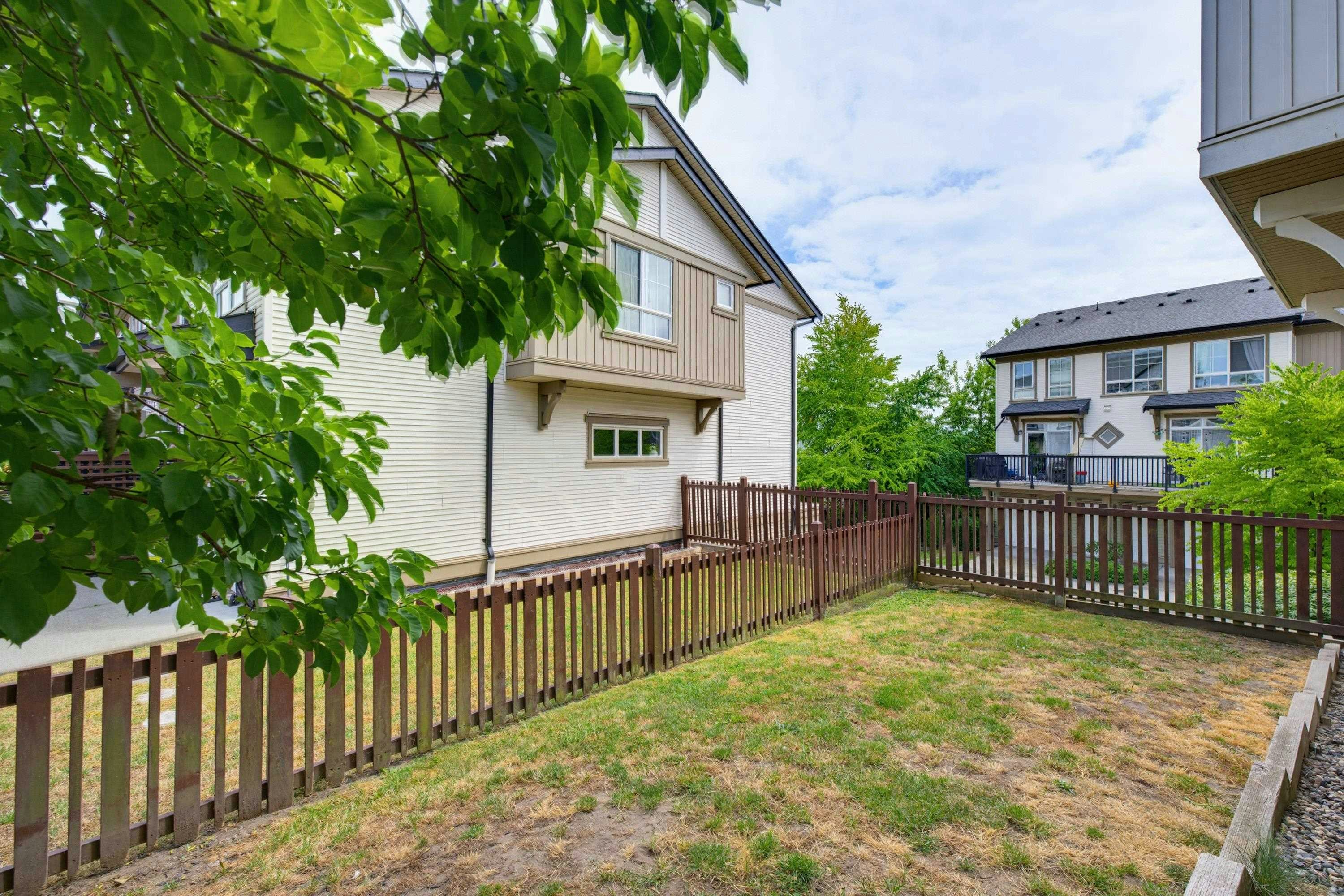 121-19505 68a Avenue, Surrey, BC, V4N 6K3 - 2