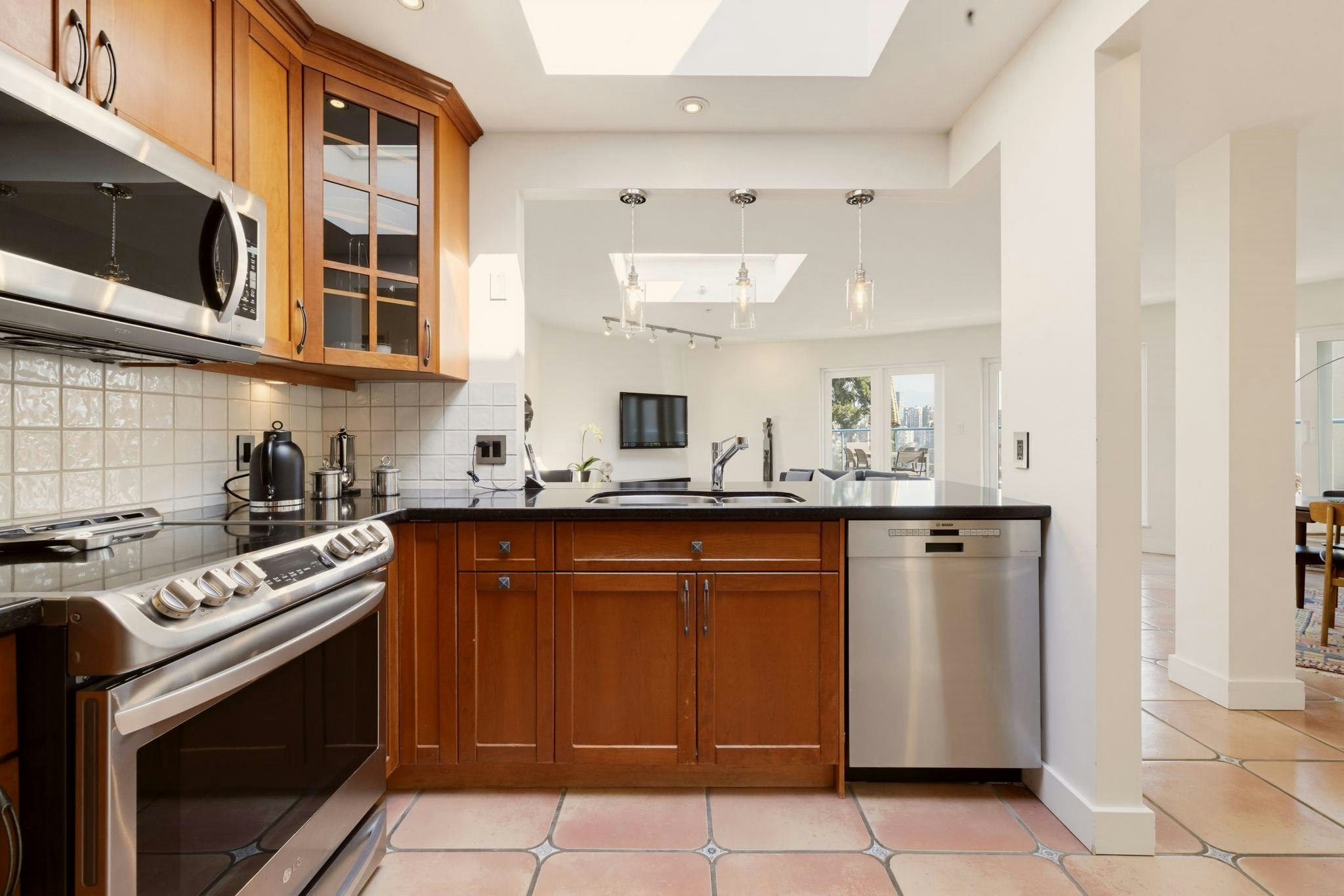 P1-1038 W 7th Avenue, Vancouver, BC, V6H 1B3 - 13