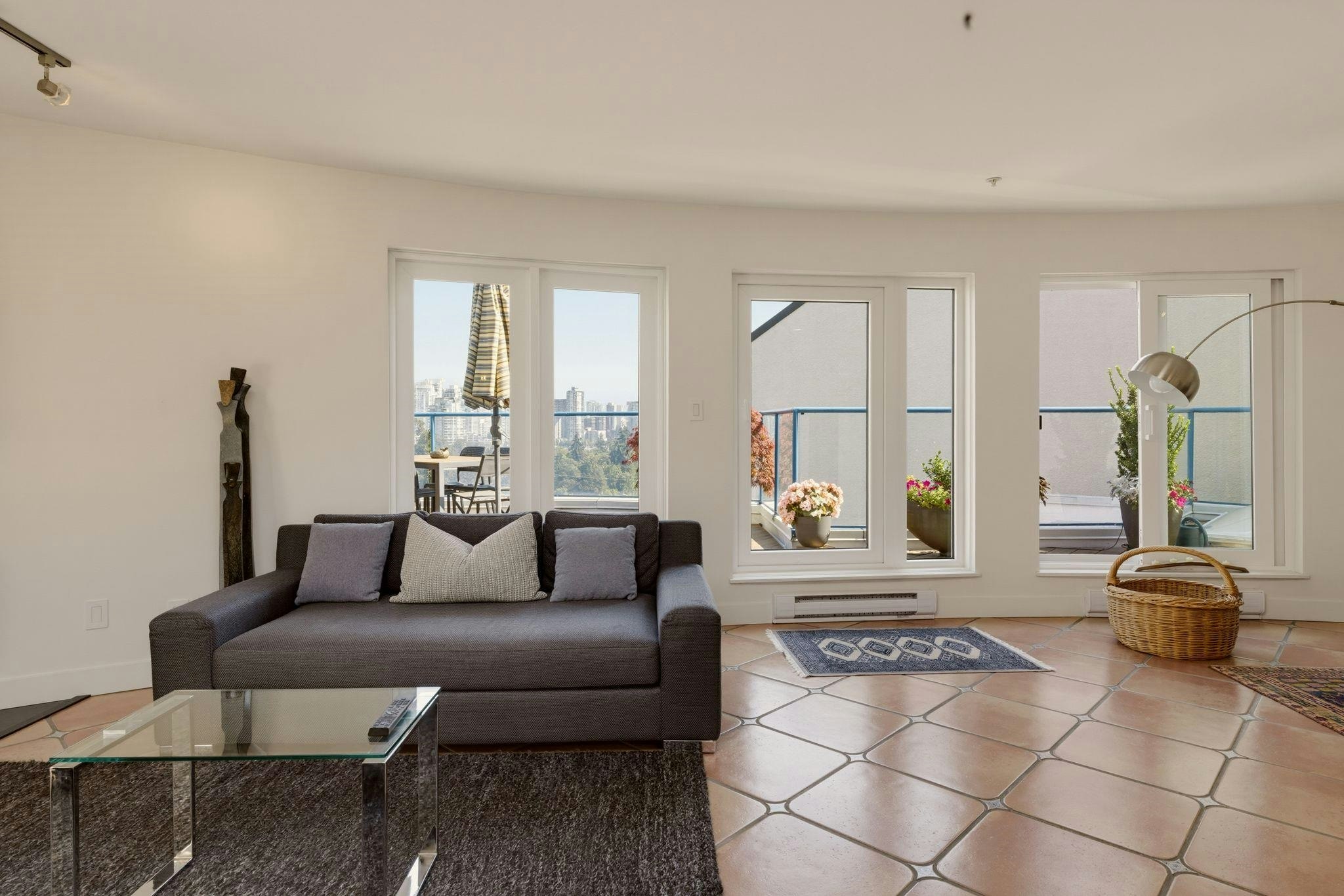 P1-1038 W 7th Avenue - 4