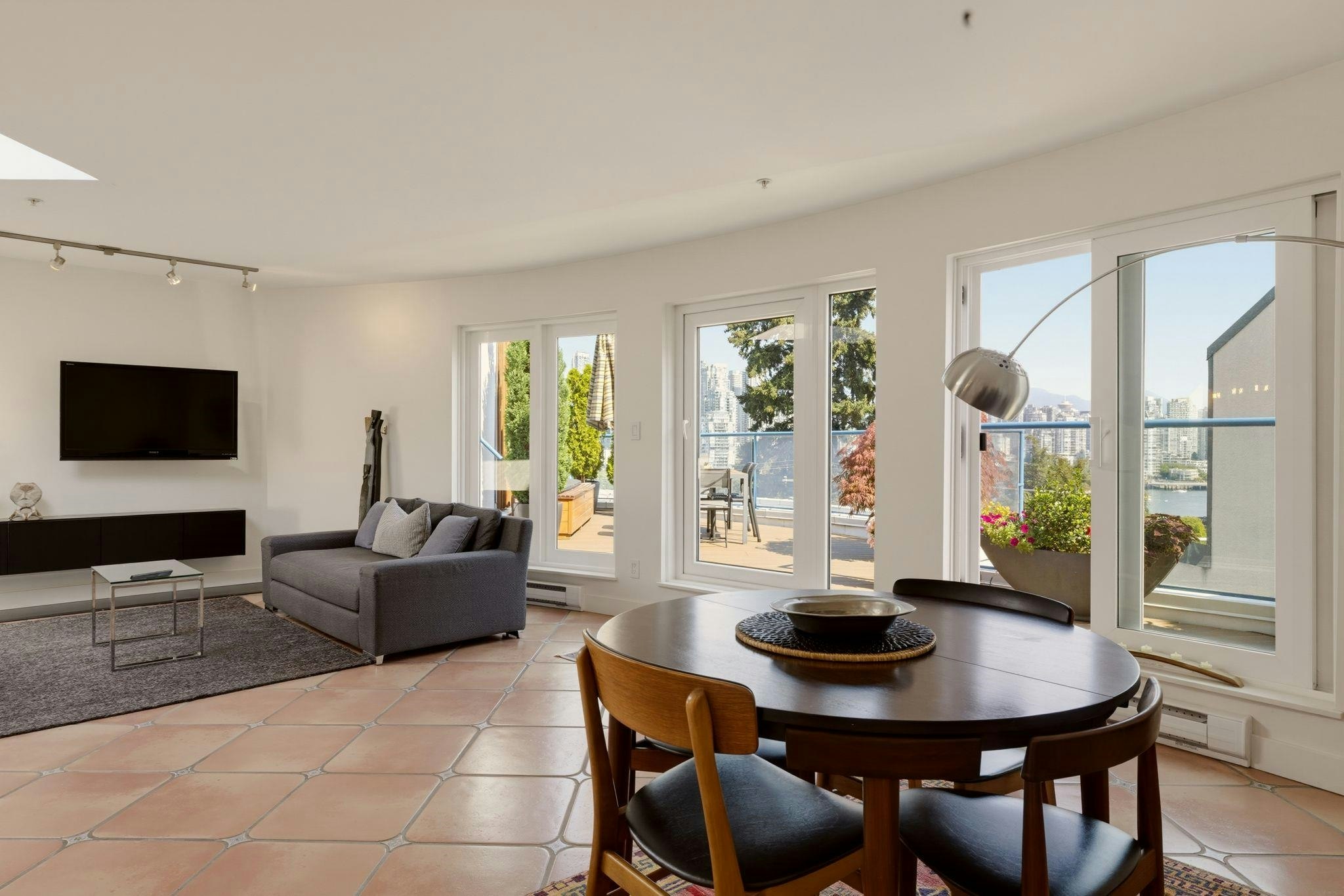 P1-1038 W 7th Avenue, Vancouver, BC, V6H 1B3 - 11