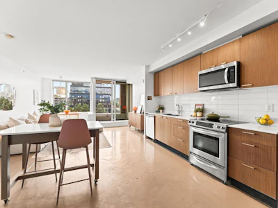 715-221 Union Street - 5