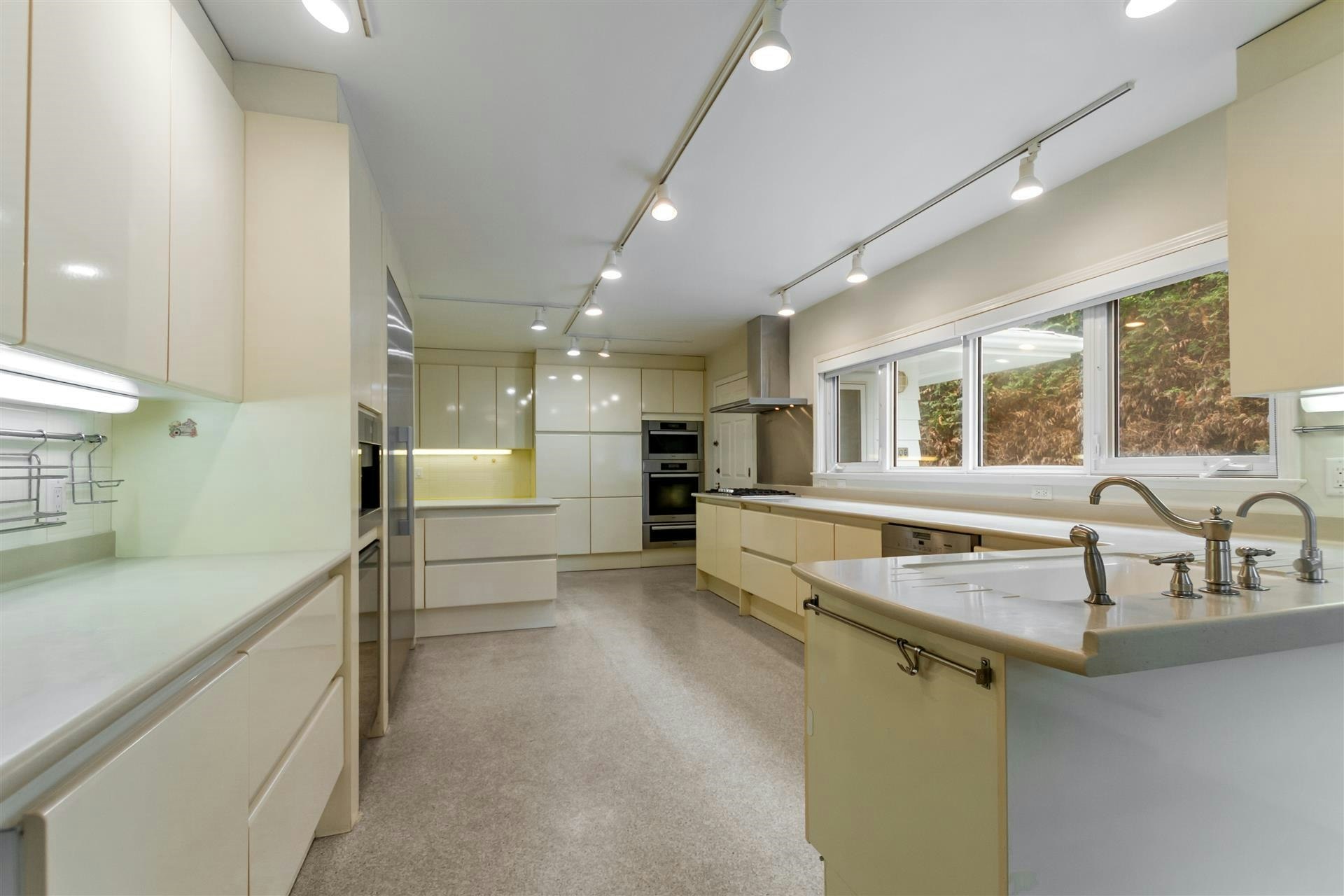 1806 Western Parkway, Vancouver, BC, V6T 1V4 - 9