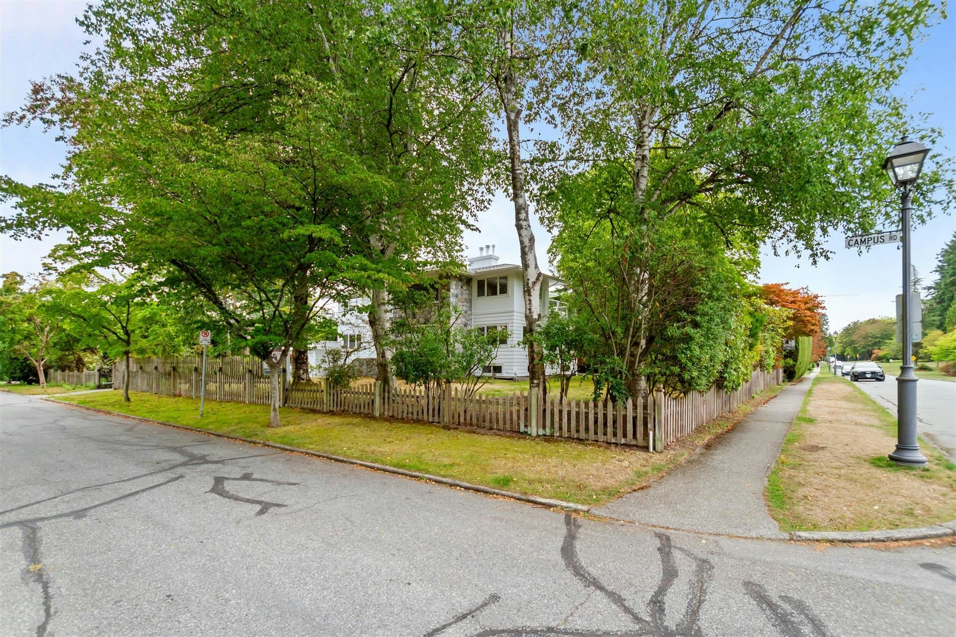 1806 Western Parkway, Vancouver, BC, V6T 1V4 - 26