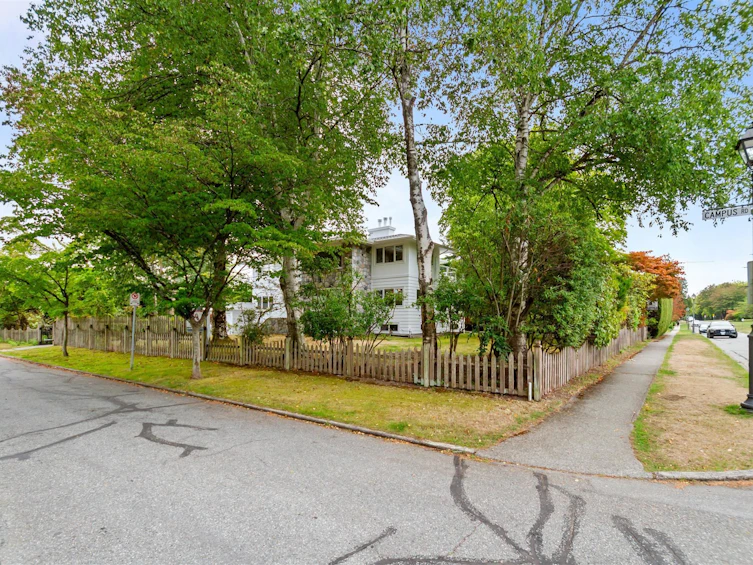 1806 Western Parkway, Vancouver, BC, V6T 1V4 - 26