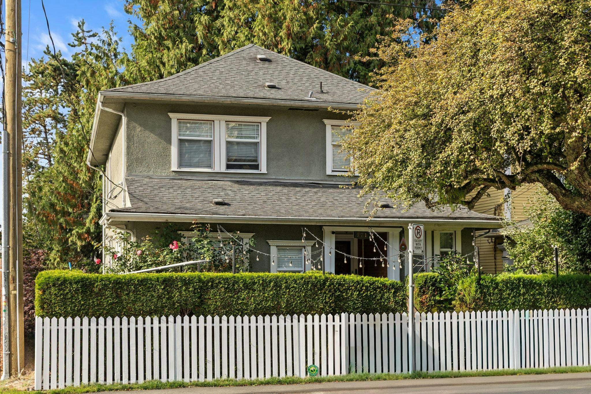 971 Nicola Street, Vancouver, BC, V6G 2C7