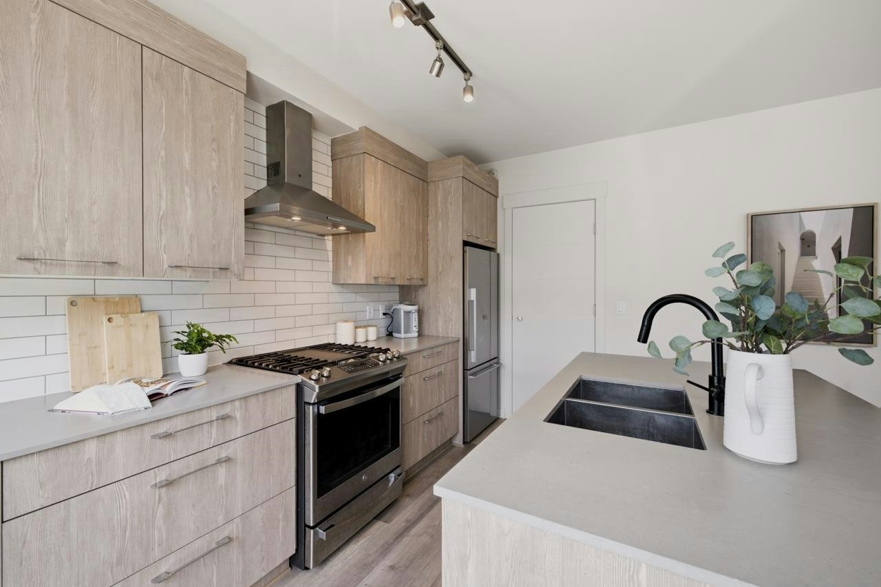 1018 Auckland Street, New Westminster, BC, V3M 0M3 - 9