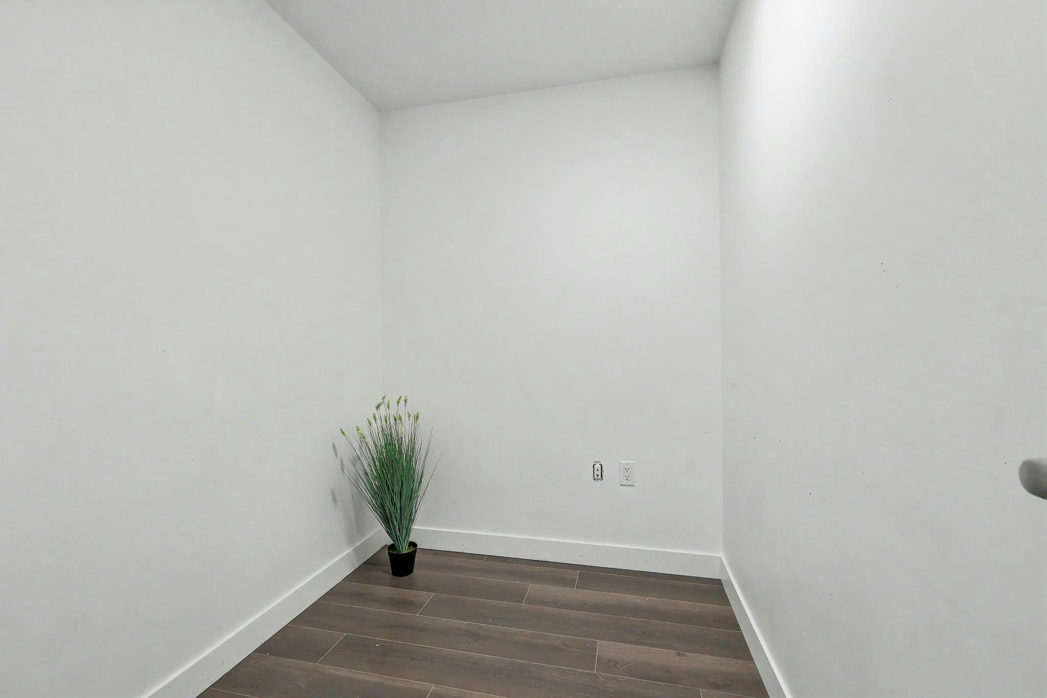 210-8138 Fraser Street, Vancouver, BC, V5X 0J8 - 12