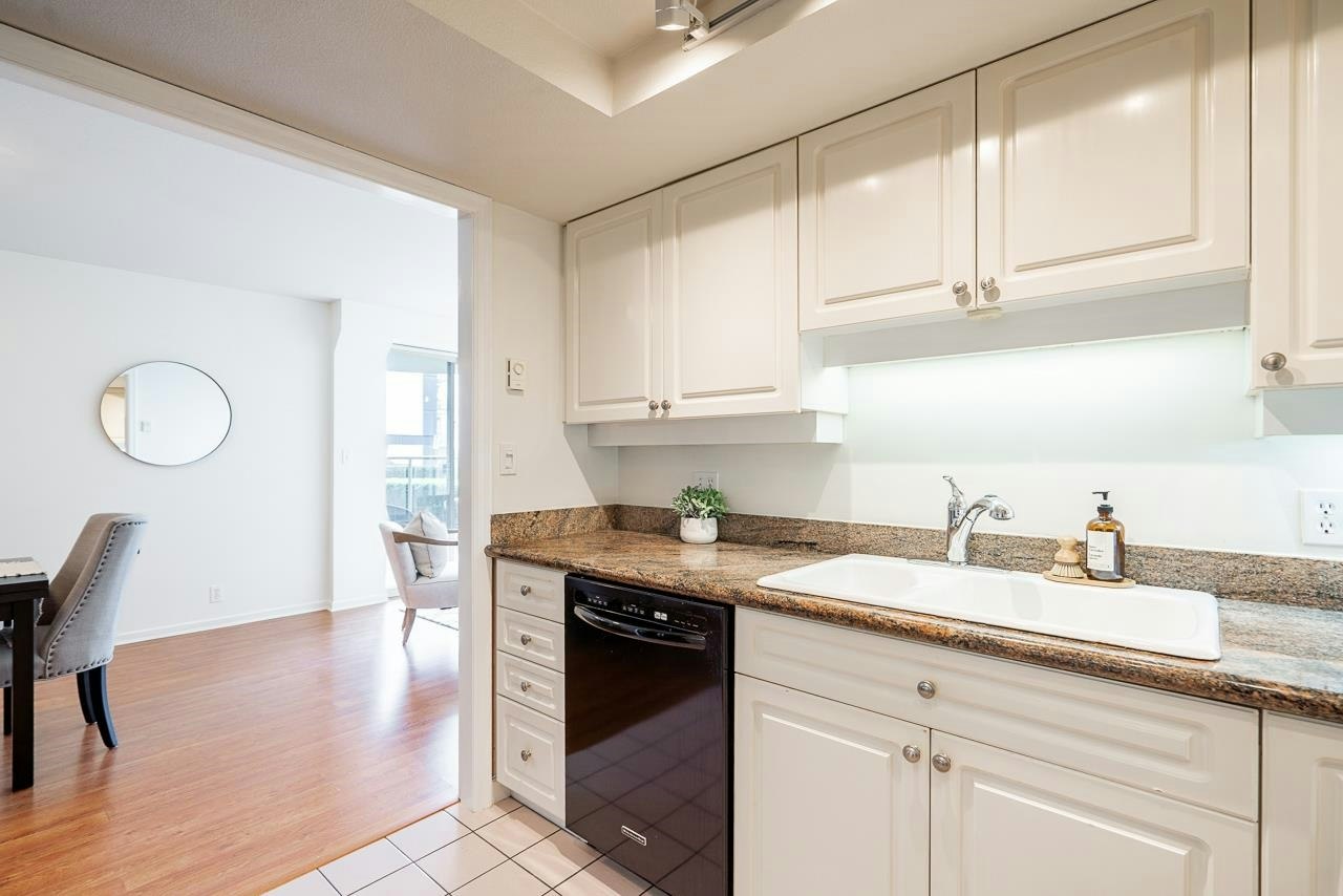 1-2243 Bellevue Avenue, West Vancouver, BC, V7V 1C5 - 22
