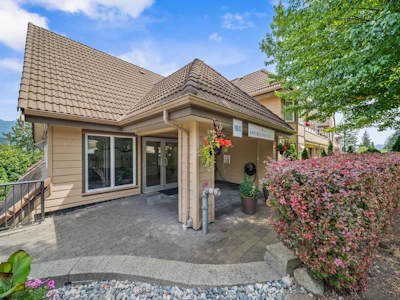 302-160 Shoreline Circle - 2