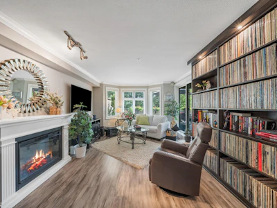 302-160 Shoreline Circle - 5