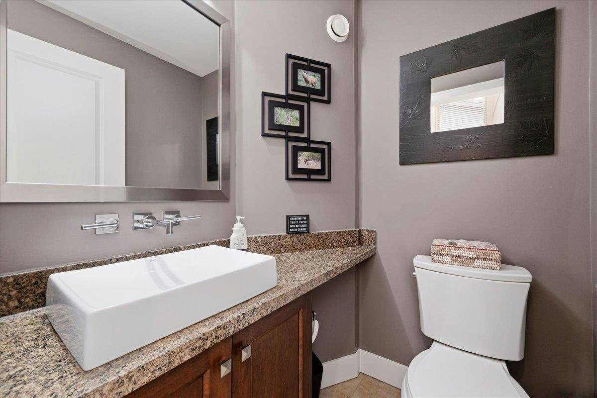 24-897 Premier Street, North Vancouver, BC, V7J 2G7 - 8