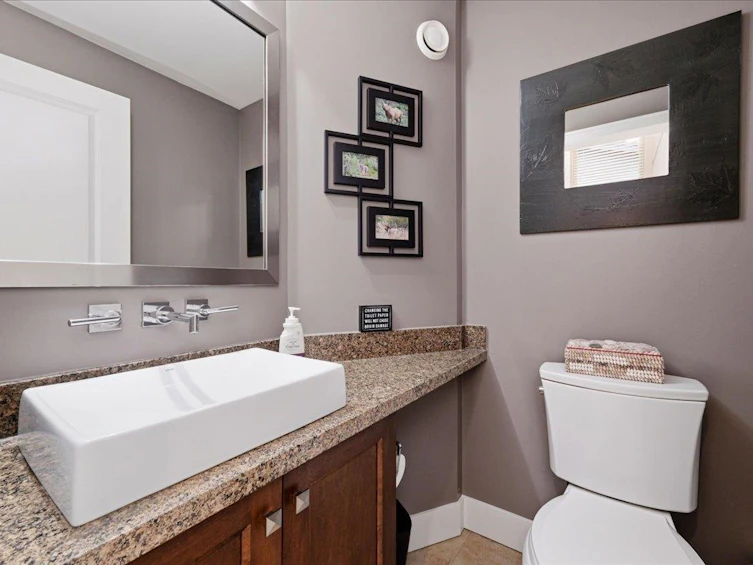 24-897 Premier Street, North Vancouver, BC, V7J 2G7 - 8