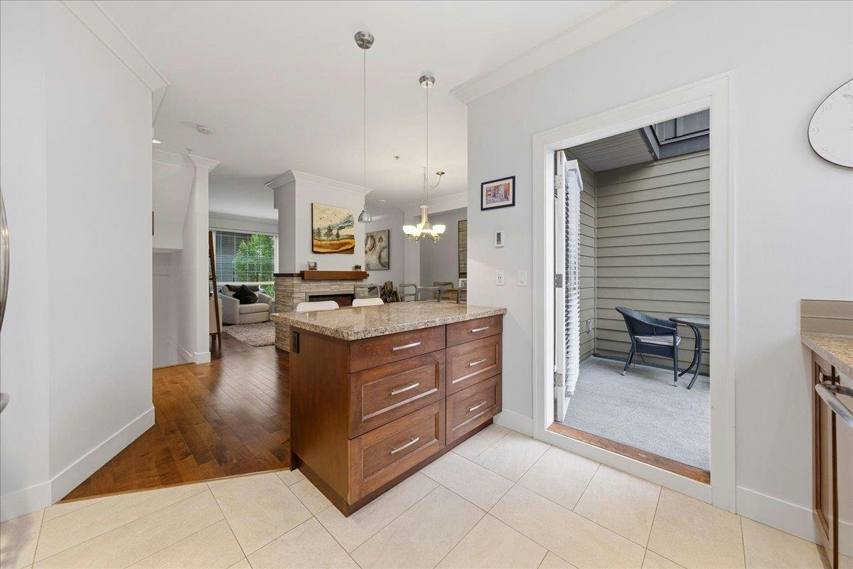 24-897 Premier Street, North Vancouver, BC, V7J 2G7 - 20