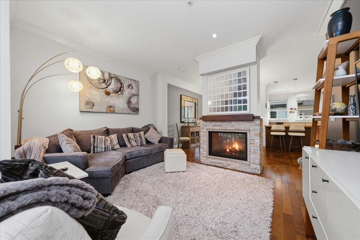 24-897 Premier Street, North Vancouver, BC, V7J 2G7 - 16