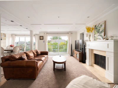 4333 Locarno Crescent - 4