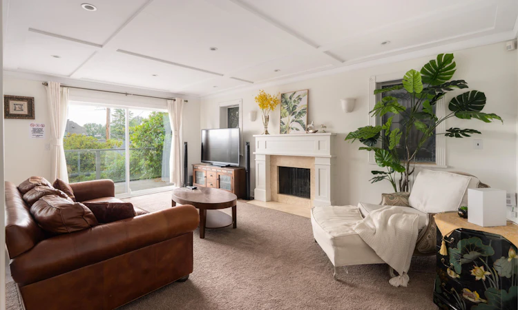 4333 Locarno Crescent