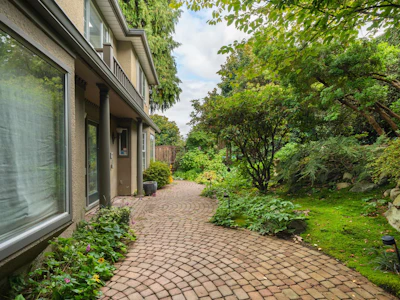 4333 Locarno Crescent - 2