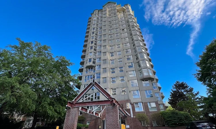 403-1250 Quayside Drive