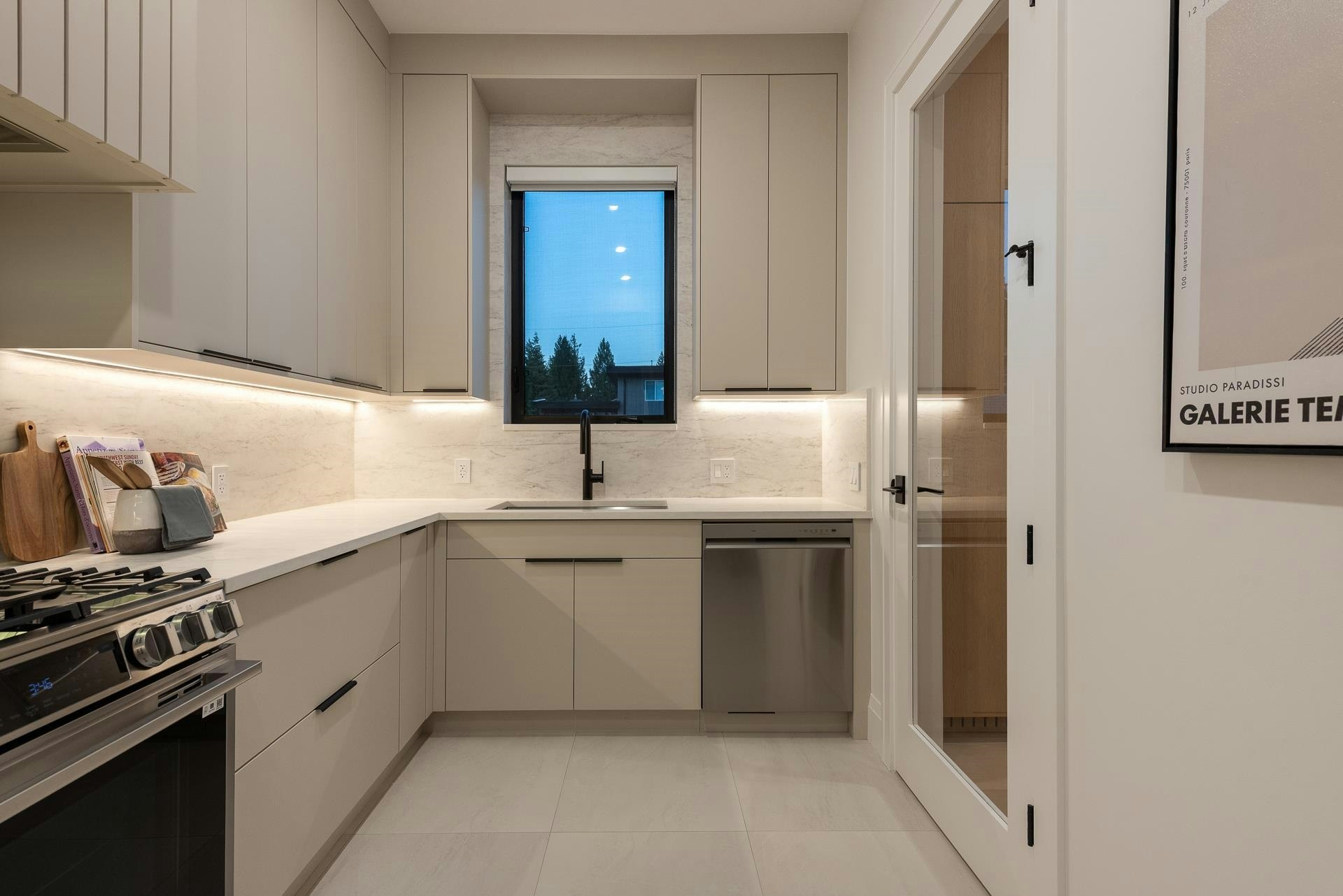 805 Prospect Street, Coquitlam, BC, V3J 6E8 - 15