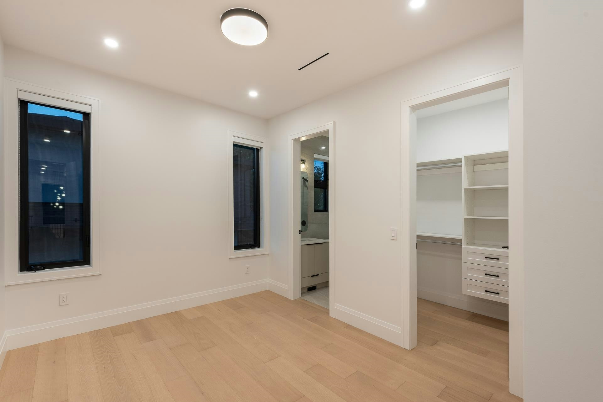 805 Prospect Street, Coquitlam, BC, V3J 6E8 - 32