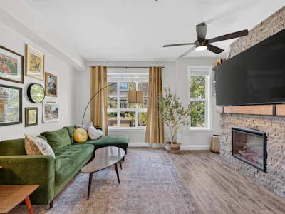 154-7938 209 Street - 5