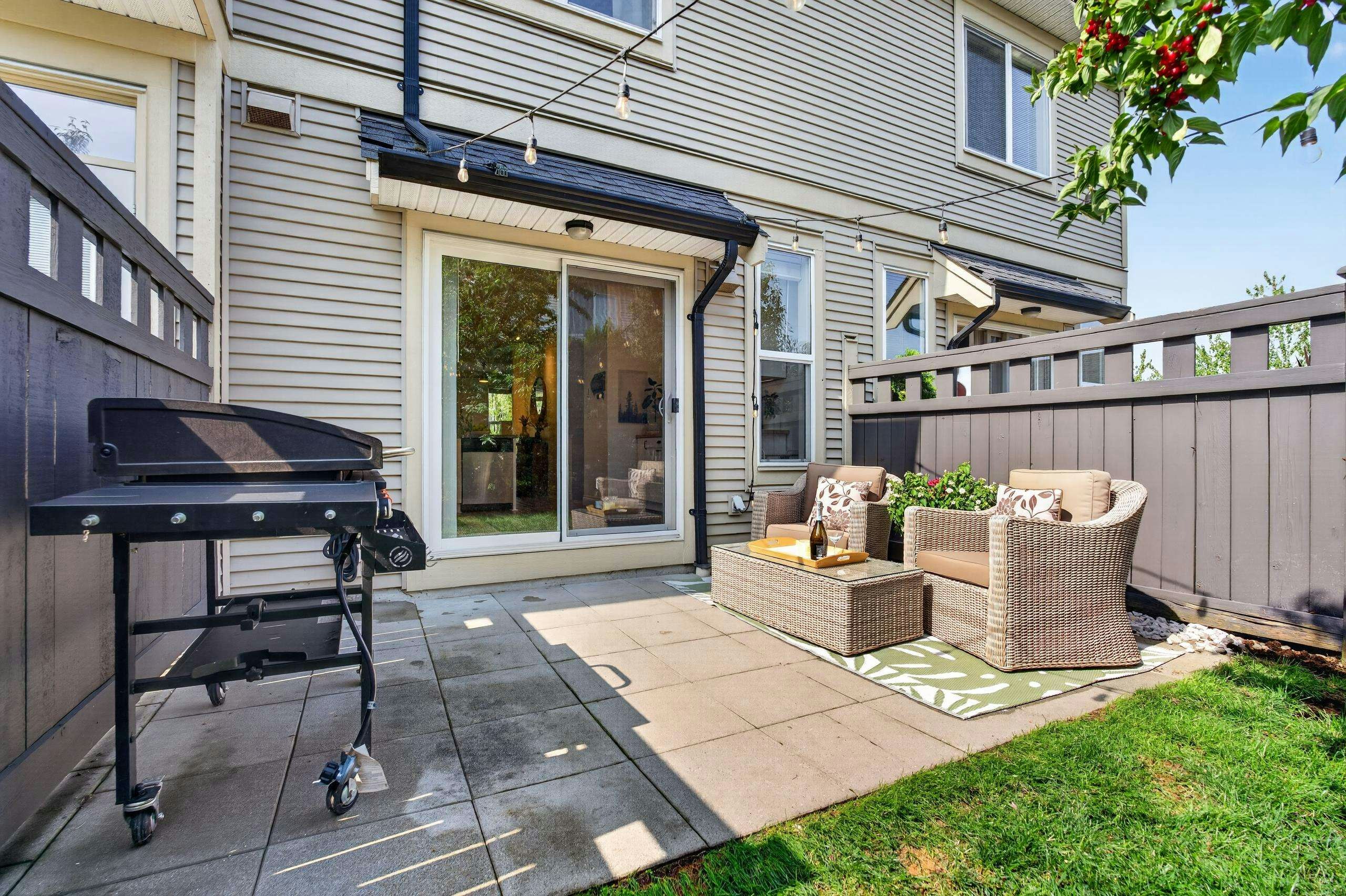 154-7938 209 Street - 3