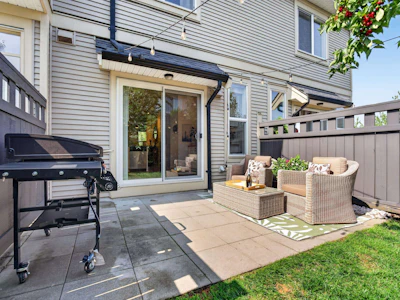 154-7938 209 Street - 3