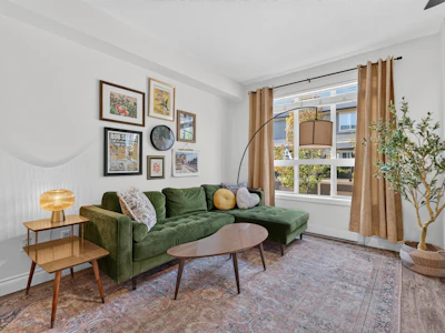 154-7938 209 Street - 4