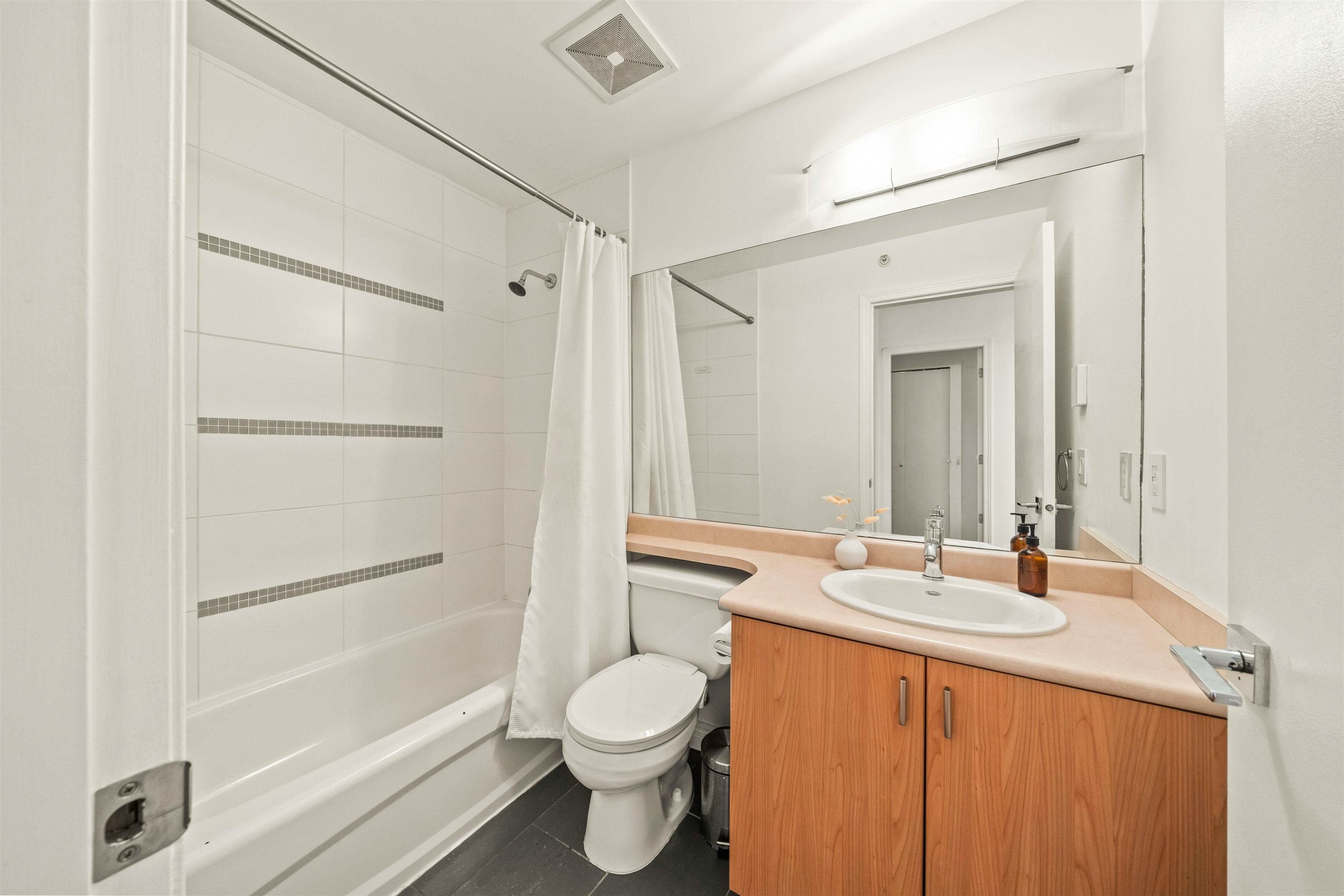 29-6878 Southpoint Drive, Burnaby, BC, V3N 5E4 - 18