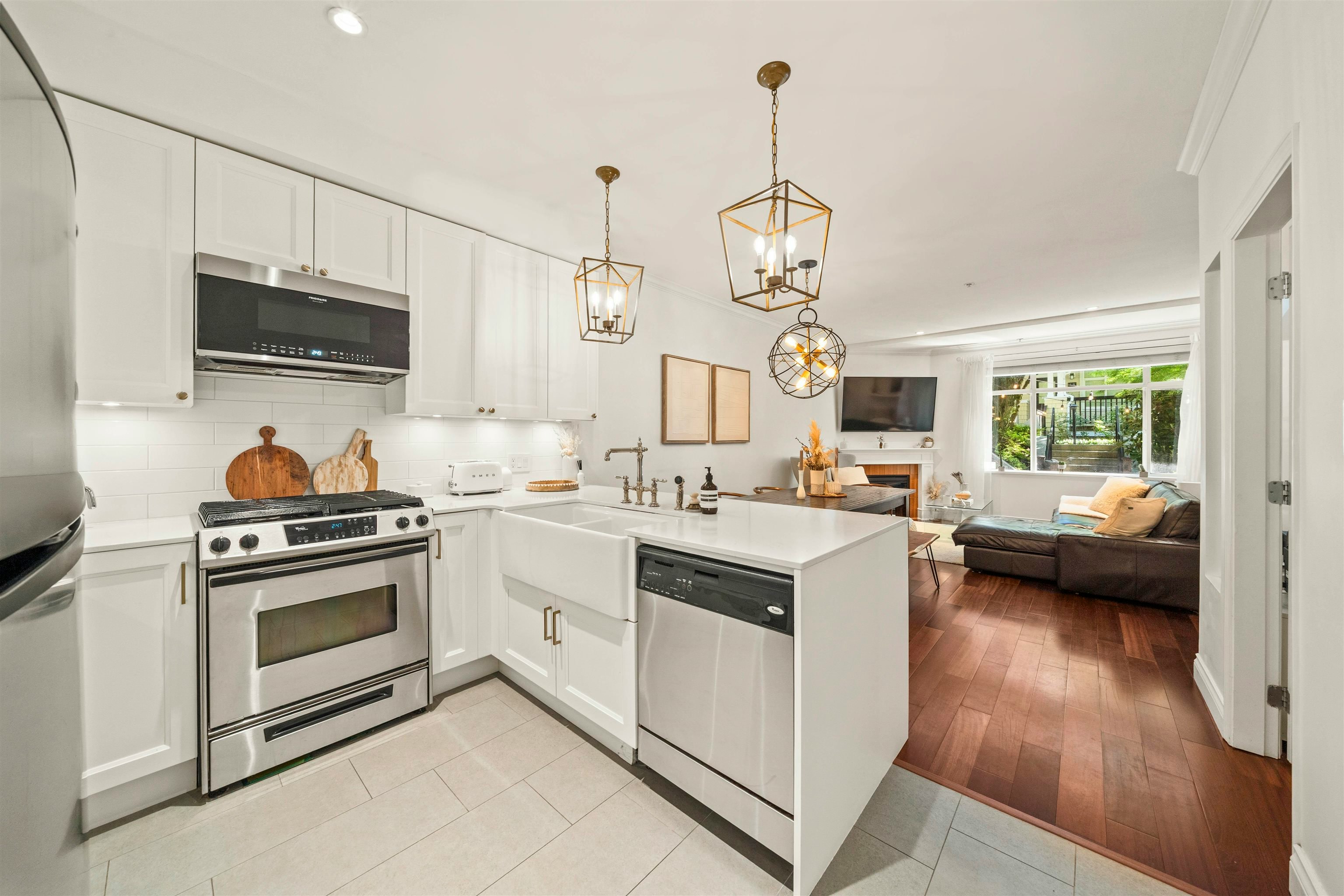 29-6878 Southpoint Drive, Burnaby, BC, V3N 5E4 - 7