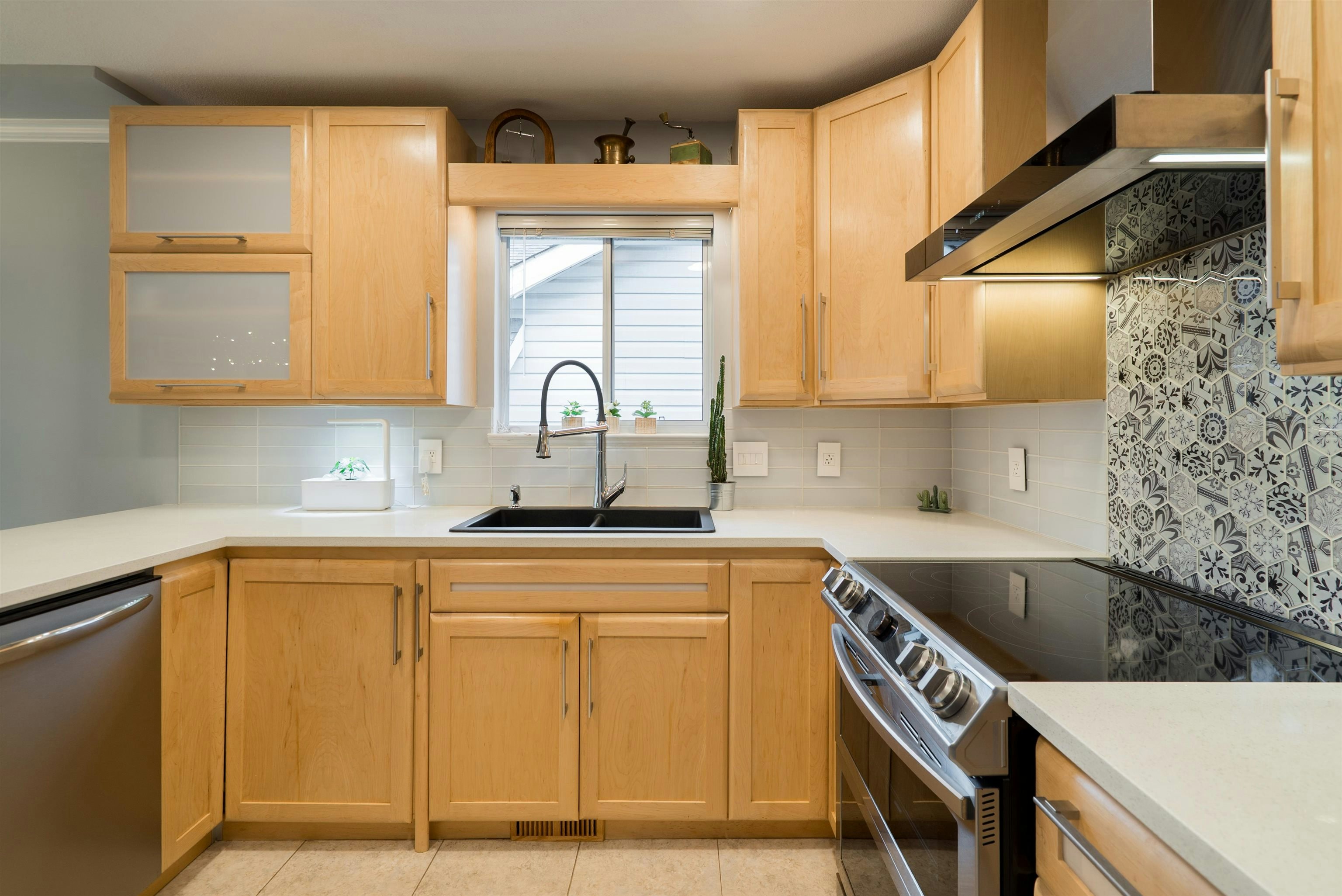 1261 Windsor Avenue, Port Coquitlam, BC, V3B 7J8 - 8
