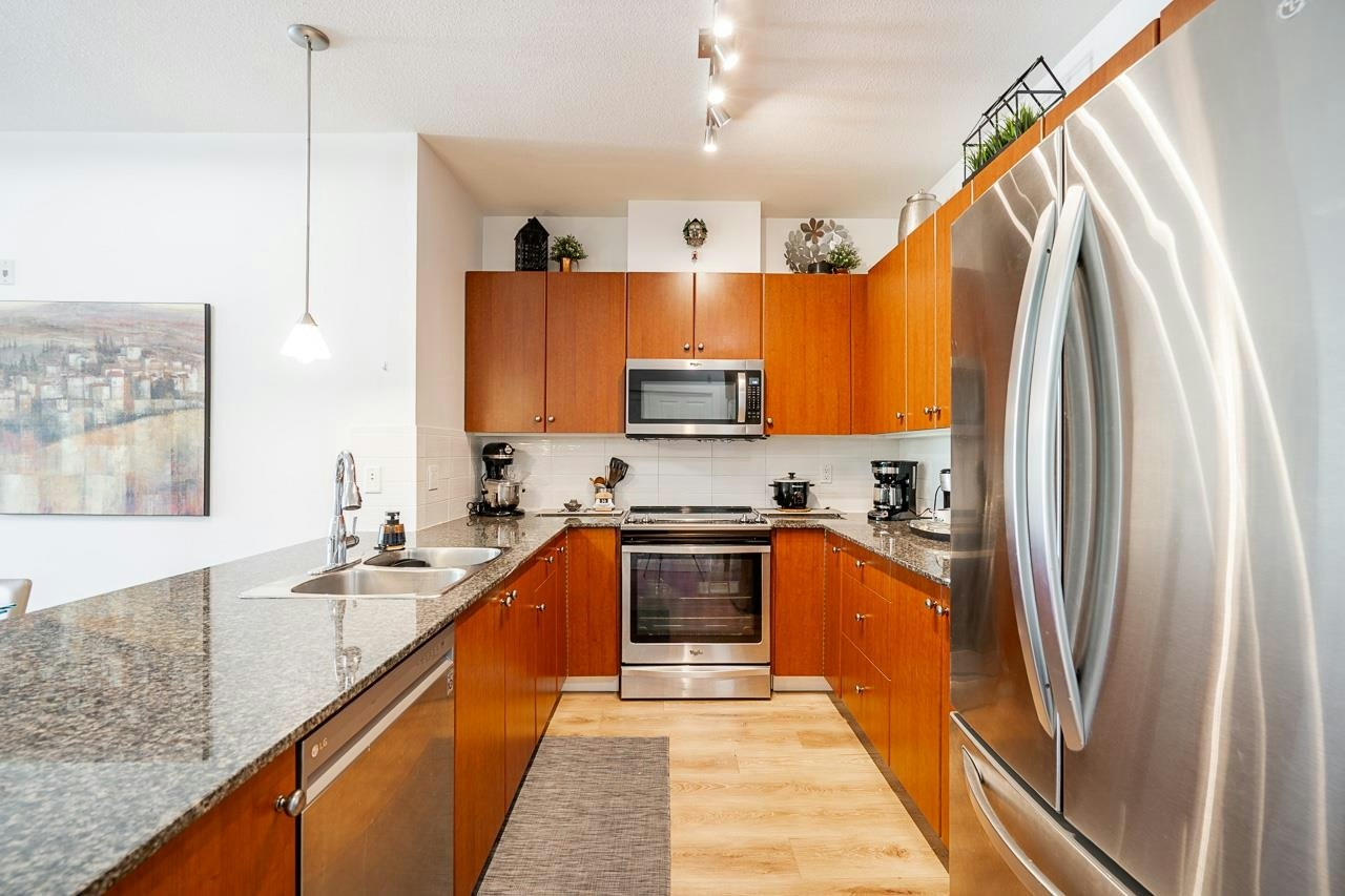 315-10180 153 Street, Surrey, BC, V3R 0B5 - 10