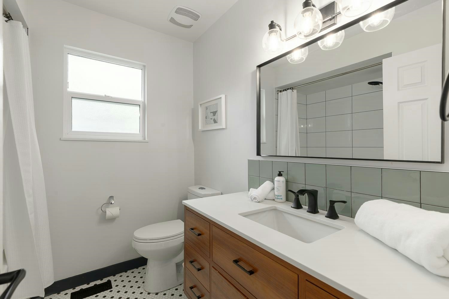 8029 Westlake Street, Burnaby, BC, V5A 2A9 - 13