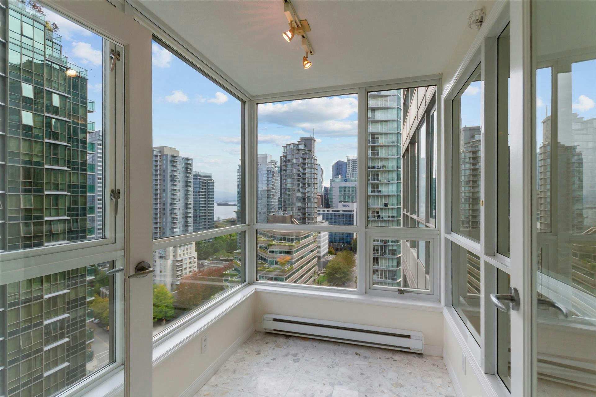 2206-1328 W Pender Street, Vancouver, BC, V6E 4T1 - 5
