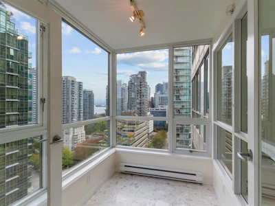 2206-1328 W Pender Street - 5