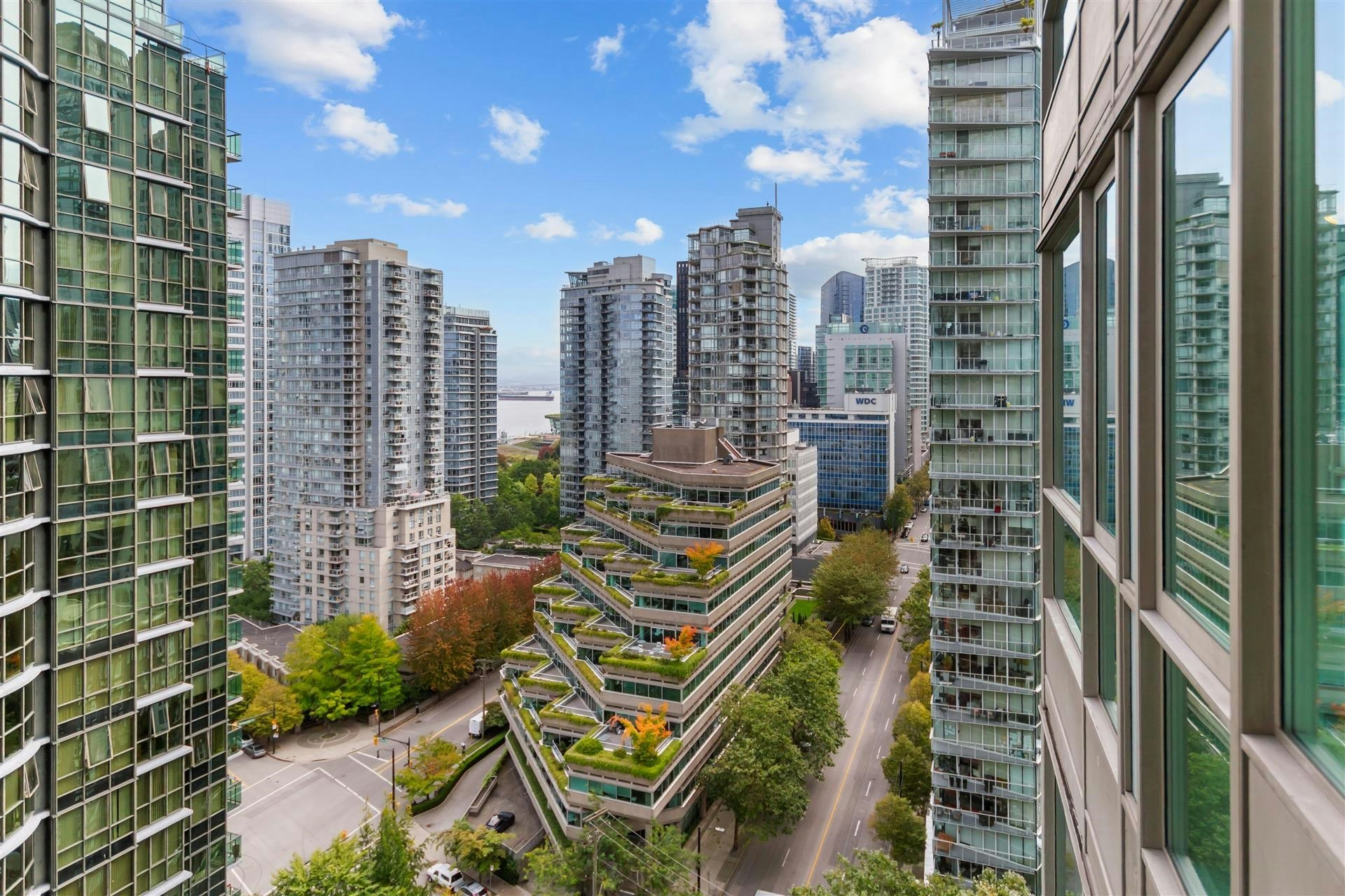 2206-1328 W Pender Street, Vancouver, BC, V6E 4T1 - 8