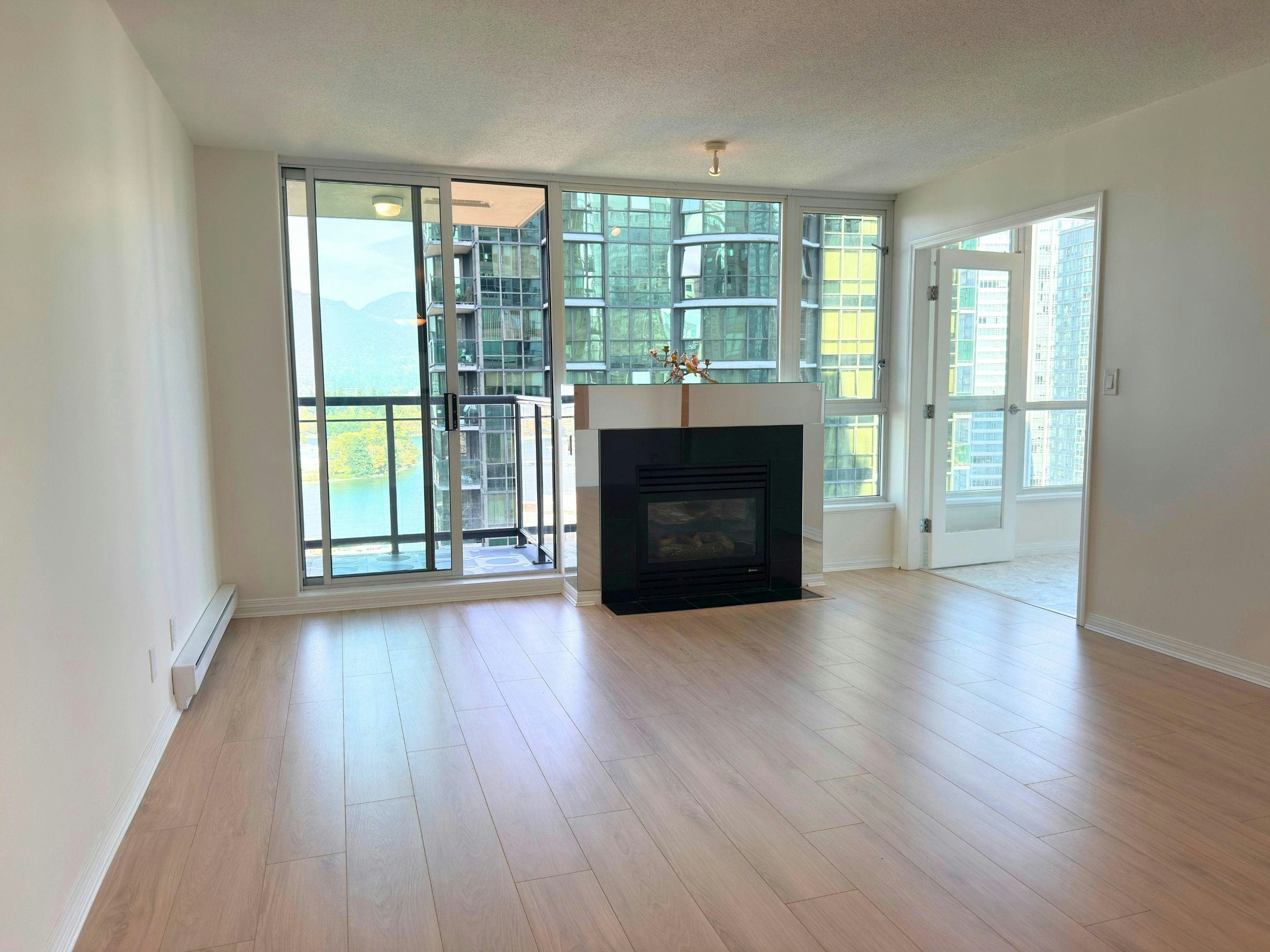 2206-1328 W Pender Street, Vancouver, BC, V6E 4T1 - 3