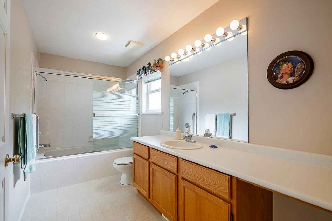 11443 Royal Crescent, Surrey, BC, V3V 6V5 - 25