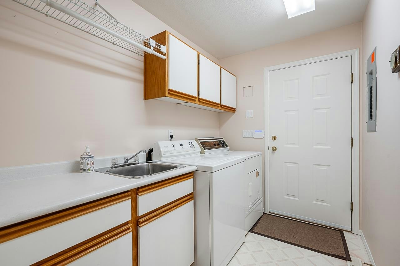 11443 Royal Crescent, Surrey, BC, V3V 6V5 - 19