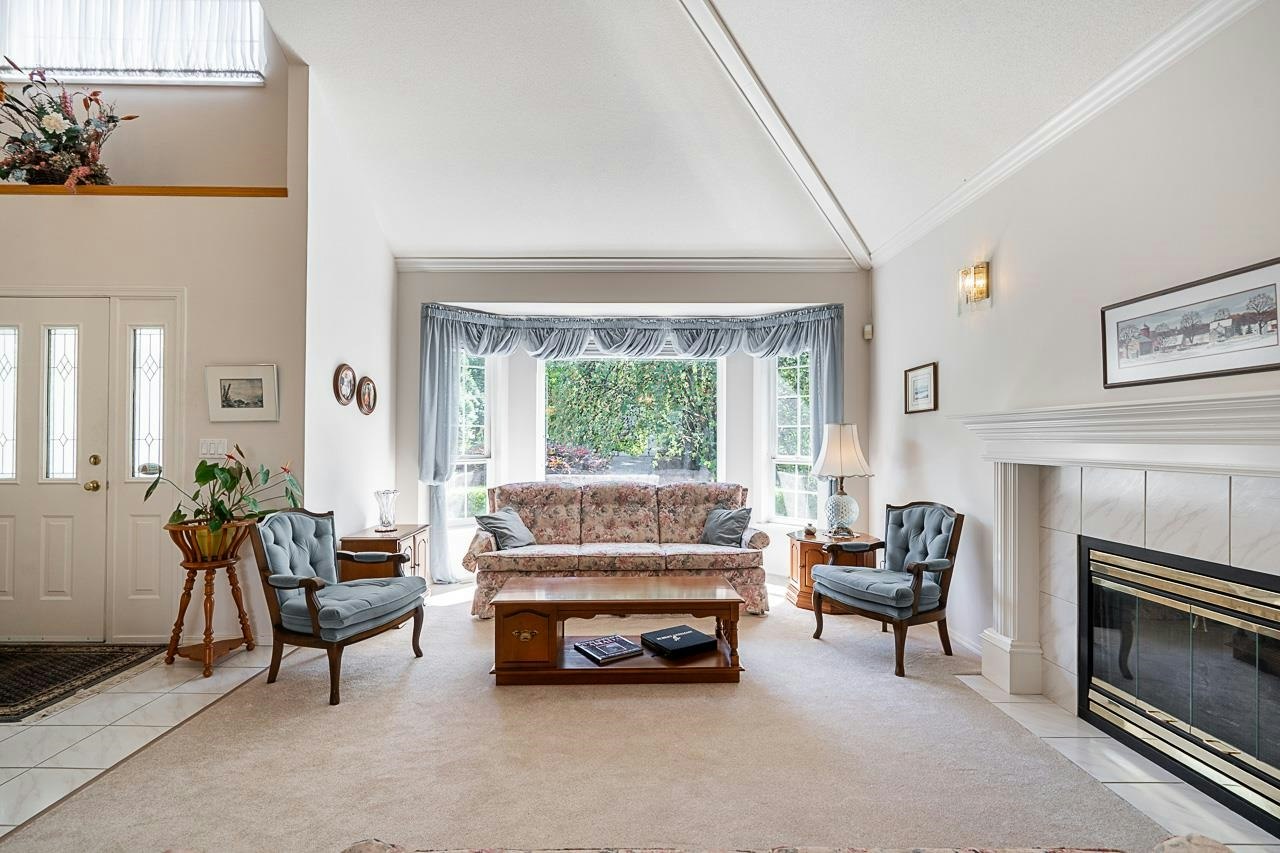 11443 Royal Crescent, Surrey, BC, V3V 6V5 - 6