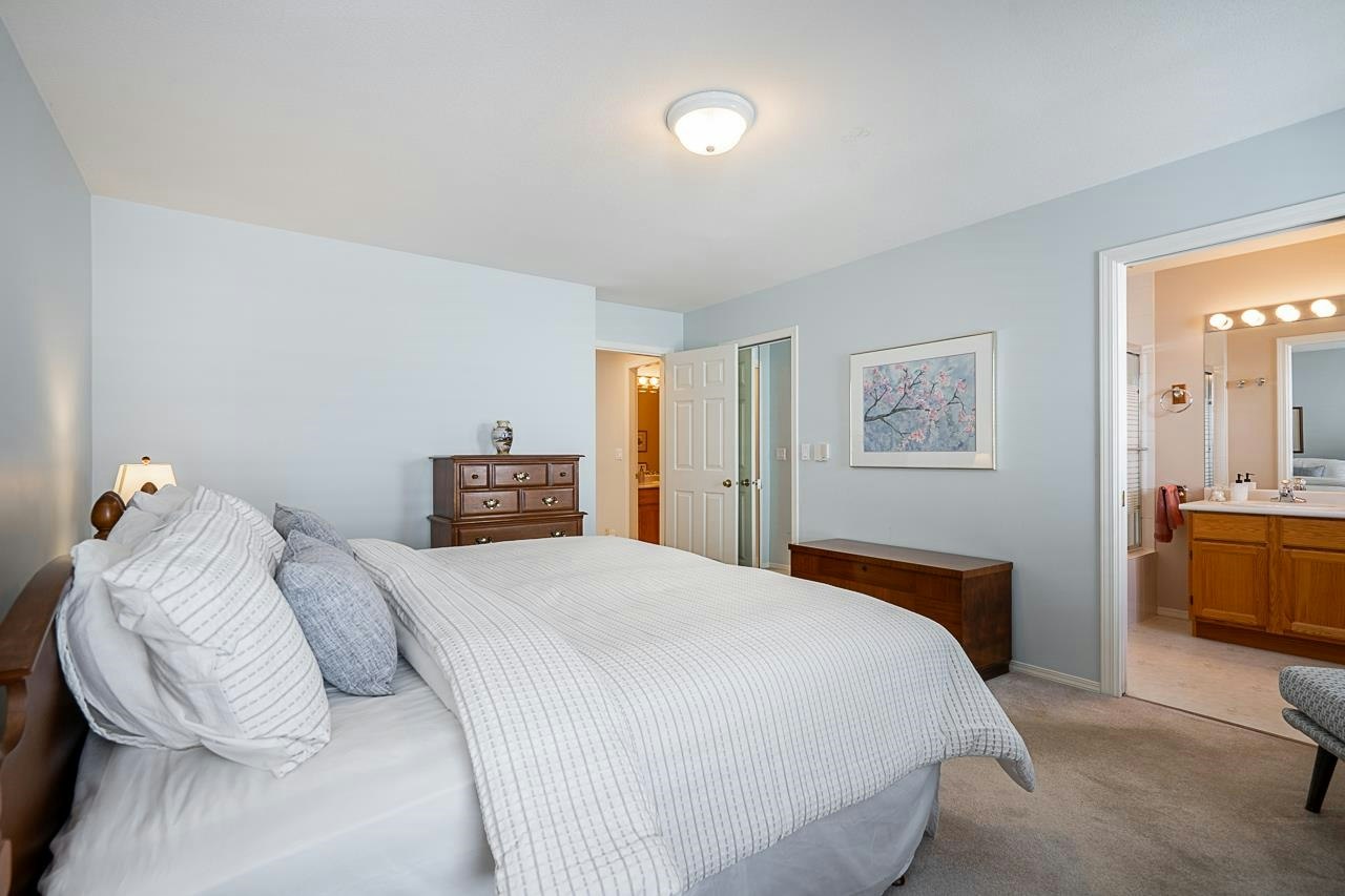 11443 Royal Crescent, Surrey, BC, V3V 6V5 - 16