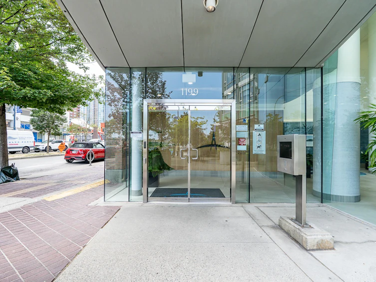 2303-1199 Marinaside Crescent, Vancouver, BC, V6Z 2Y2 - 2