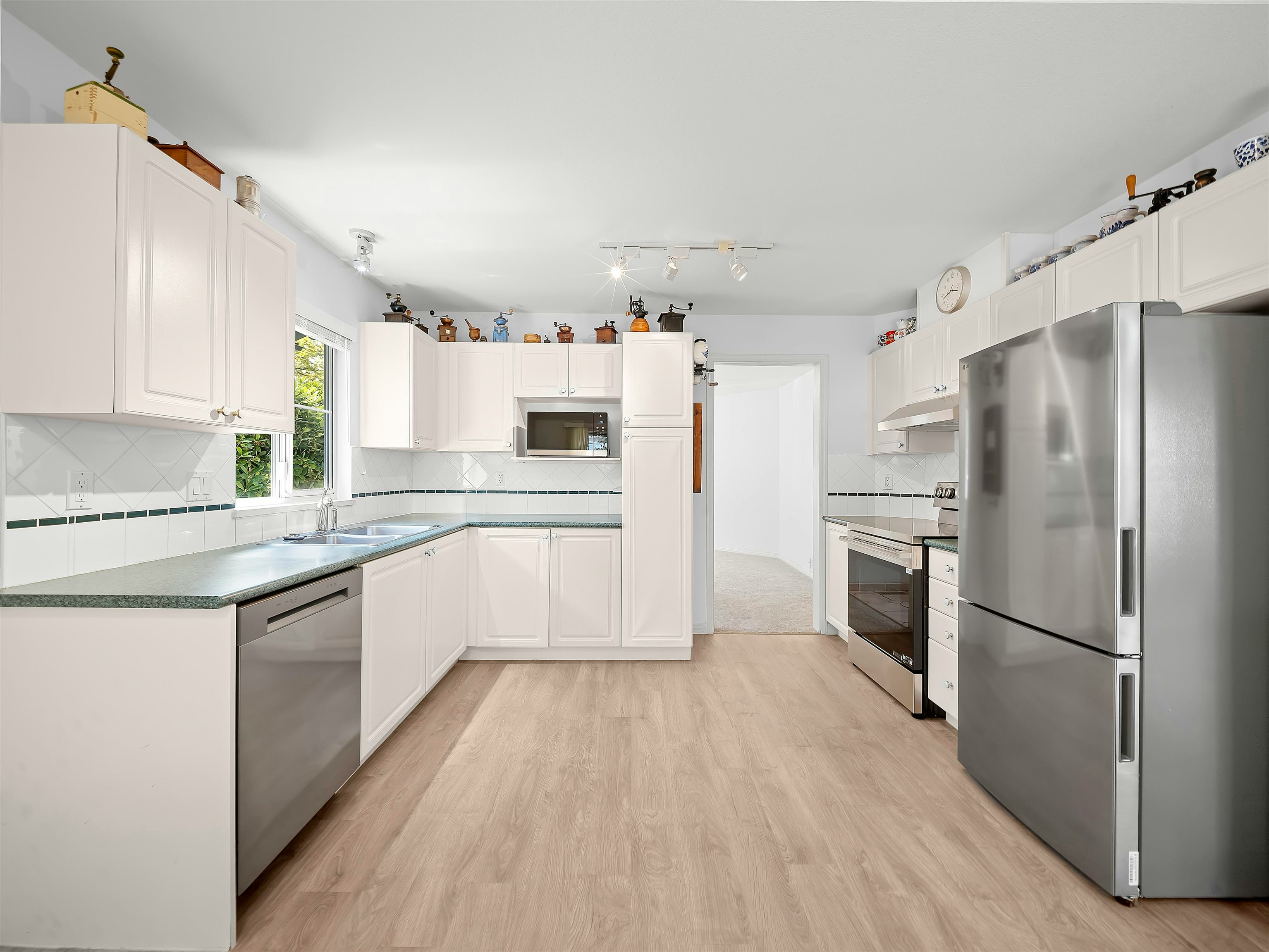 27-7330 122 Street - 3