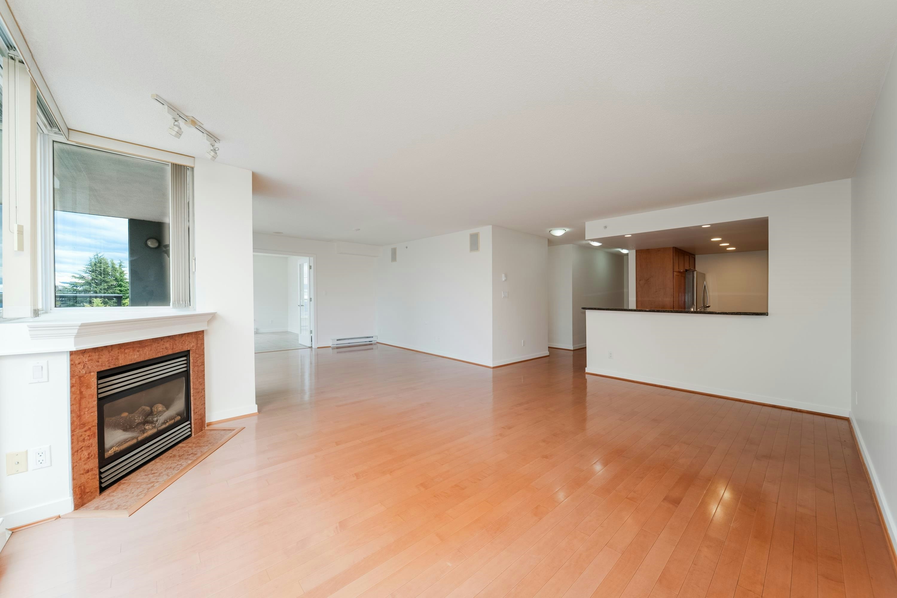 317-1425 W 6th Avenue - 5